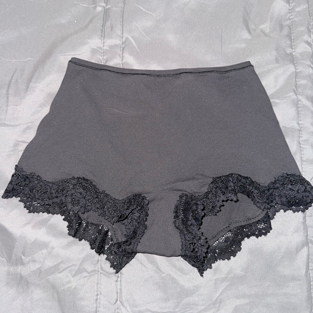 SKIMS Black Lace-Trim High-Waist Boyshorts